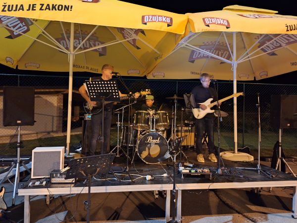 Perušićki rockeri osvojili simpatije publike Perušićki rockeri osvojili simpatije publike