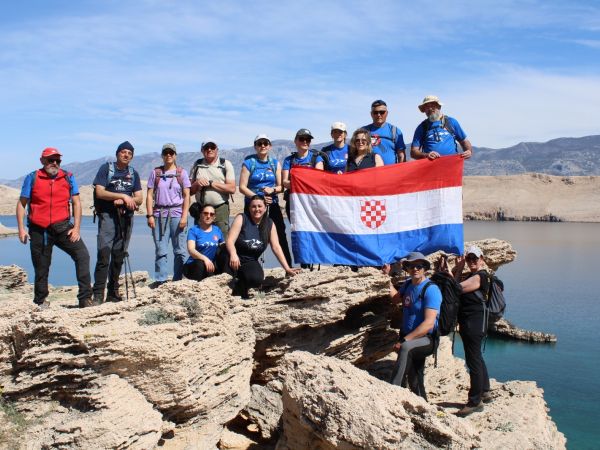 Planinari PD Željezničar Gospić istražili “Drugu stranu Mjeseca” na Pagu