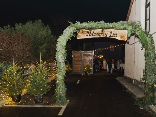 FOTO&VIDEO Svečani blagdanski prijem i “Advent u Lici” uz obilje zabave i dobrog raspoloženja FOTO&VIDEO Svečani blagdanski prijem i “Advent u Lici” uz obilje zabave i dobrog raspoloženja