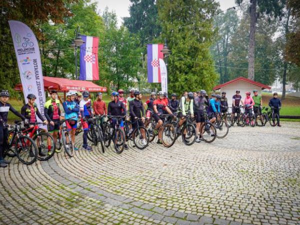 Biciklom u ritmu prirode - Održan biciklistički gravel maraton kroz Otočac, Brinje i Vrhovine Biciklom u ritmu prirode - Održan biciklistički gravel maraton kroz Otočac, Brinje i Vrhovine