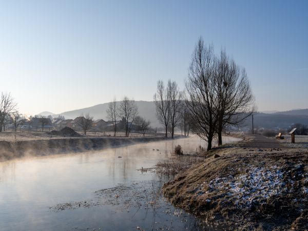 Zima steže, a prizori iz Otočca ostavljaju bez daha! Pogledajte ledenu idilu