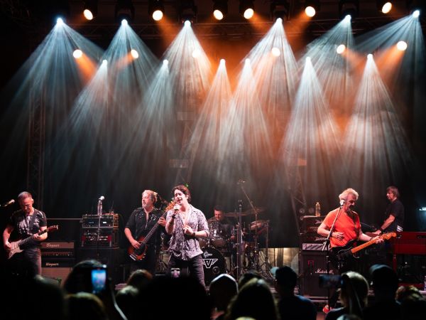 Brinje pod rockom: Parni Valjak oduševio brojne posjetitelje na 13. Castle Rock Festivalu Brinje pod rockom: Parni Valjak oduševio brojne posjetitelje na 13. Castle Rock Festivalu