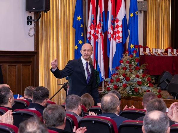 Svečano obilježen Dan grada Otočca i blagdan nebeskih zaštitnika sv. Fabijana i Sebastijana Svečano obilježen Dan grada Otočca i blagdan nebeskih zaštitnika sv. Fabijana i Sebastijana