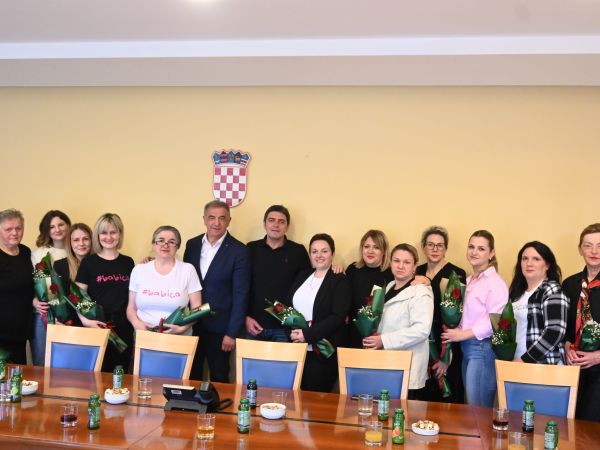 Povodom Međunarodnog dana primalja gradonačelnik Milinović ugostio primalje OB Gospić Povodom Međunarodnog dana primalja gradonačelnik Milinović ugostio primalje OB Gospić