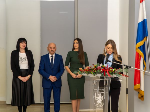 FOTO Gradonačelnik Gospića Karlo Starčević održao svečani prijem uoči nadolazećih božićno-novogodišnjih blagdana