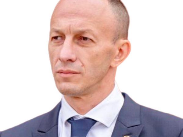 Ernest Petry jedini kandidat za novi četverogodišnji mandat na čelu ličko-senjskog HDZ-a Ernest Petry jedini kandidat za novi četverogodišnji mandat na čelu ličko-senjskog HDZ-a