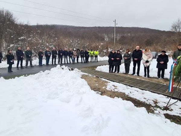 Obilježena 33. obljetnica pogibije hrvatskog branitelja Zlatka Mesića Obilježena 33. obljetnica pogibije hrvatskog branitelja Zlatka Mesića