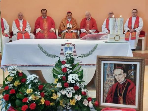 Biskup Medo na proslavi Stepinčeva u Ogulinu Biskup Medo na proslavi Stepinčeva u Ogulinu