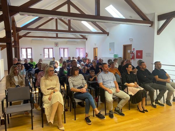 Održan javni skup građana Općine Brinje s načelnikom Fumićem Održan javni skup građana Općine Brinje s načelnikom Fumićem