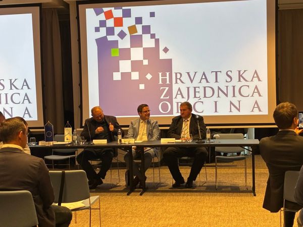 Načelnik Općine Brinje Zlatko Fumić ponovno izabran za potpredsjednika Hrvatske zajednice općina Načelnik Općine Brinje Zlatko Fumić ponovno izabran za potpredsjednika Hrvatske zajednice općina