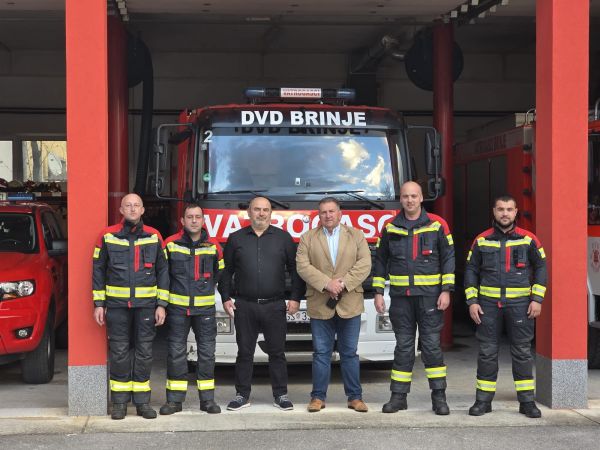 Općina Brinje osigurala sredstva za kupnju nove vatrogasne intervencijske opreme u vrijednosti od 7.300 eura Općina Brinje osigurala sredstva za kupnju nove vatrogasne intervencijske opreme u vrijednosti od 7.300 eura