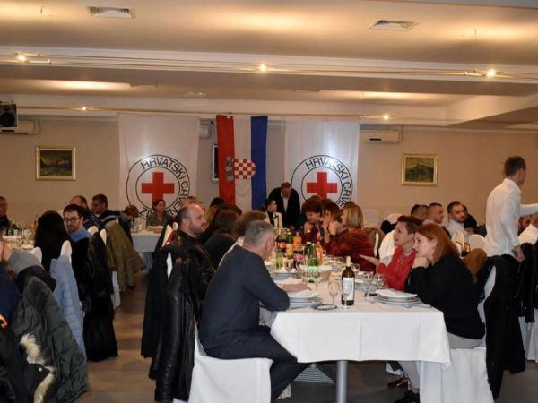 Hrvatski Crveni križ dodijelio priznanja i zahvalnice za humanitarni rad Hrvatski Crveni križ dodijelio priznanja i zahvalnice za humanitarni rad