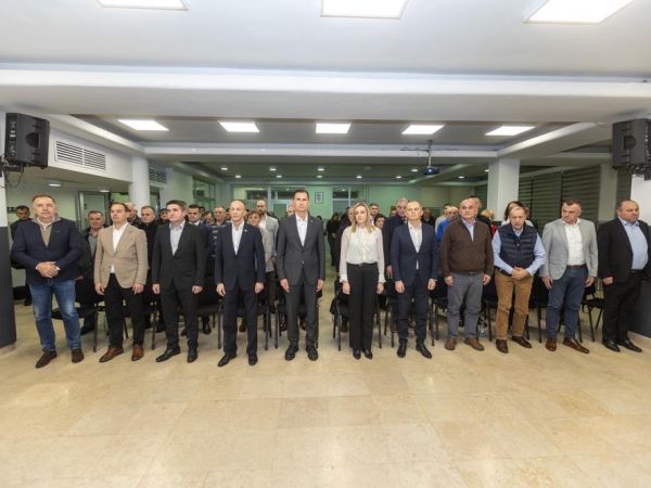 Primorac u Gospiću: “Vrijeme je za promjene i povratak Tuđmanovim vrijednostima” Primorac u Gospiću: “Vrijeme je za promjene i povratak Tuđmanovim vrijednostima”