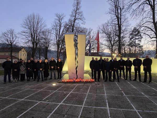 GO HDZ-a Otočac odao počast dr. Franji Tuđmanu na 26. godišnjicu njegove smrti GO HDZ-a Otočac odao počast dr. Franji Tuđmanu na 26. godišnjicu njegove smrti