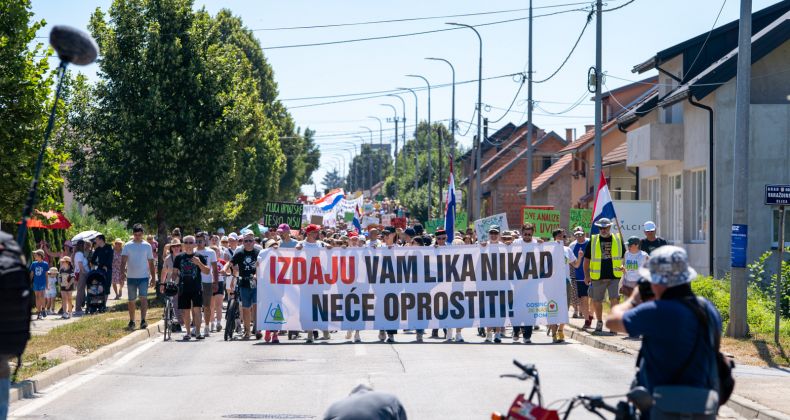 Najbolje iz Like - FOTO/“Hodaj za Liku” ujedinio građane - zahtjevi su jasni: Sanacija odmah!