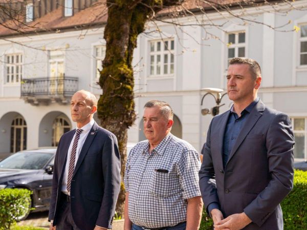 Obilježena 34. godišnjica osnutka HDZ-a za grad Gospić Obilježena 34. godišnjica osnutka HDZ-a za grad Gospić