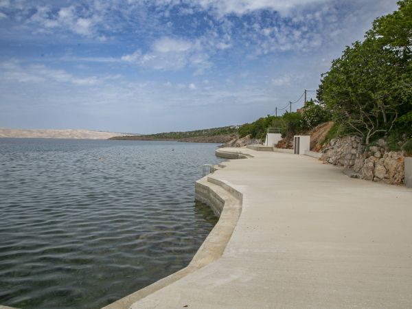 Novouređena plaža u Ribarici spremna za nadolazeću turističku sezonu