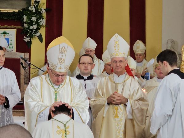 FOTO / Mons. Marko Medo zaređen je za biskupa Gospićko-senjske biskupije