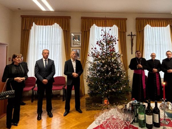 Održan tradicionalni božićni prijem biskupa Marka Mede