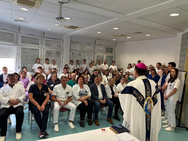 Biskup Medo predvodio misu u Općoj bolnici Gospić povodom Svjetskog dana bolesnika Biskup Medo predvodio misu u Općoj bolnici Gospić povodom Svjetskog dana bolesnika