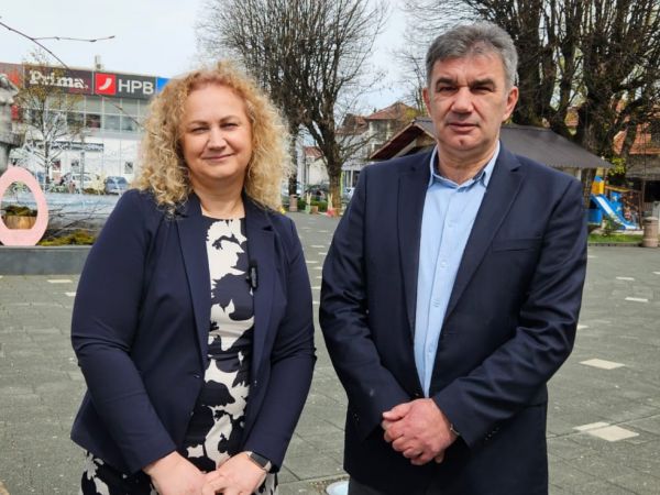 Mirjana Vrkljan Radošević i Ante Franić najavili kandidature za gradonačelnicu Gospića i župana Ličko-senjske županije Mirjana Vrkljan Radošević i Ante Franić najavili kandidature za gradonačelnicu Gospića i župana Ličko-senjske županije