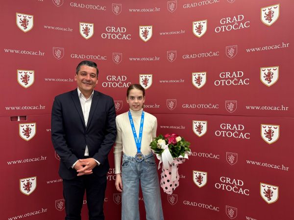 Gradonačelnik Goran Bukovac primio Jelenu Marincel povodom velikog sportskog uspjeha Gradonačelnik Goran Bukovac primio Jelenu Marincel povodom velikog sportskog uspjeha
