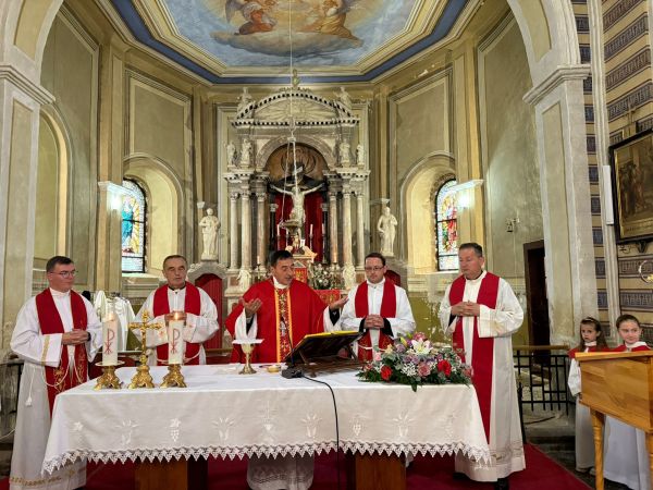 Uzvišenje Svetog Križa - blagdan vjere i zajedništva u župi Perušić