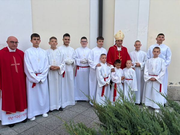 Gospićko-senjski biskup mons. Marko Medo predvodio u Ogulinu svečano misno slavlje u povodu blagdana Uzvišenja Svetog Križa Gospićko-senjski biskup mons. Marko Medo predvodio u Ogulinu svečano misno slavlje u povodu blagdana Uzvišenja Svetog Križa