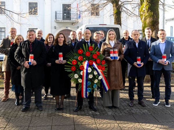 U Gospiću obilježena 26. godišnjica smrti prvog hrvatskog predsjednika dr. Franje Tuđmana U Gospiću obilježena 26. godišnjica smrti prvog hrvatskog predsjednika dr. Franje Tuđmana