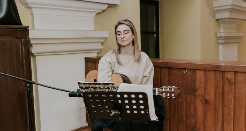 Najbolje iz Like - Marijana Pavičić: Lika je oduvijek bila bogata folklorom,tradicijskim instrumentima i napjevima,ali smatram da je ono što nedostaje svakako klasična glazba koju treba kod djece njegovati od malih nogu