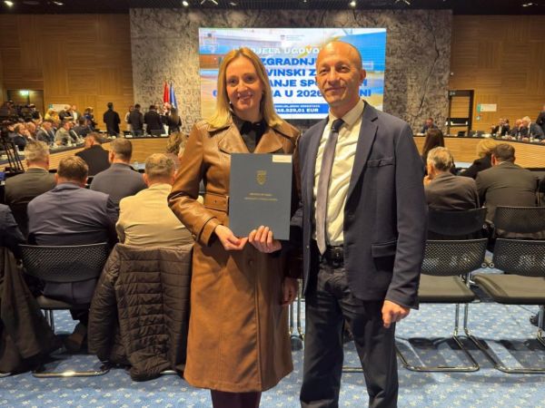 Država sufinancira modernizaciju dvorane Gimnazije i Strukovne škole Gospić Država sufinancira modernizaciju dvorane Gimnazije i Strukovne škole Gospić