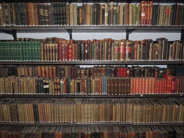 Zbirka starih knjiga Knjižnice Gimnazije Gospić proglašena je kulturnim dobrom Republike Hrvatske