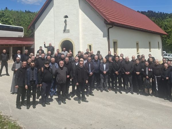 Svećenici Gospićko-senjske biskupije i Riječke nadbiskupije hodočastili Majci Božjoj od Krasna