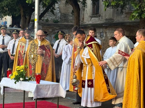 Senj svečano proslavio svetkovinu Presvetog Tijela i Krvi Kristove