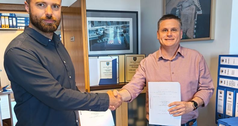 Najbolje iz Like - Potpisan IV ugovor za nastavak radova na rekonstrukciji i dogradnji luke u Novalji