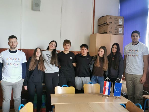 Održane nove STEM radionice u Gospiću: Magnetizam kroz praktičan rad