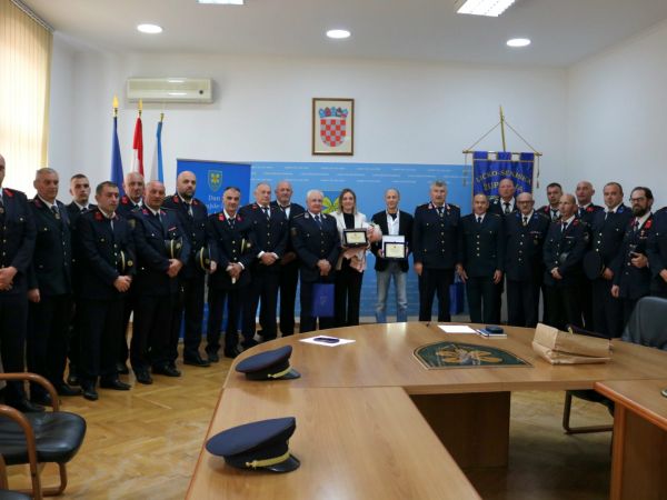 Župan Petry održao prijem za predstavnike vatrogastva Ličko-senjske županije povodom Dana vatrogasaca i blagdana sv. Florijana