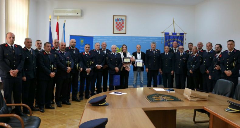 Najbolje iz Like - Župan Petry održao prijem za predstavnike vatrogastva Ličko-senjske županije povodom Dana vatrogasaca i blagdana sv. Florijana