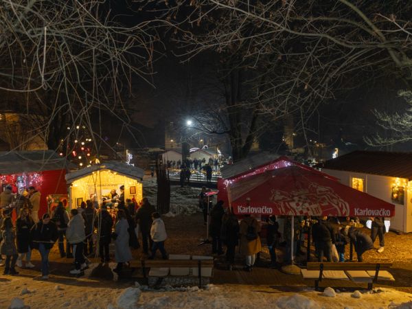 Zbog vremenskih neprilika izmjena današnjeg programa Adventa u Lici Zbog vremenskih neprilika izmjena današnjeg programa Adventa u Lici