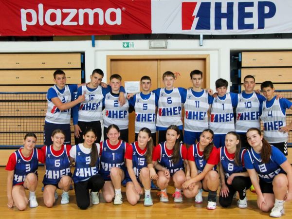 Ekipe Ličani i Ličanke putuju u Rijeku na Državnu završnicu turnira u rukometu Ekipe Ličani i Ličanke putuju u Rijeku na Državnu završnicu turnira u rukometu