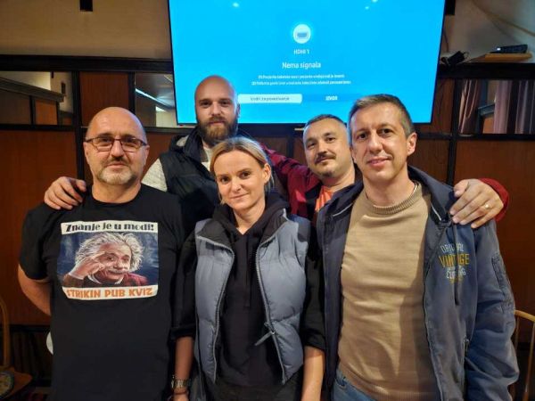 Večeras je u Perušiću održan Strikin Pub Kviz, popularni kviz koji okuplja ljubitelje znanja i zabave Večeras je u Perušiću održan Strikin Pub Kviz, popularni kviz koji okuplja ljubitelje znanja i zabave