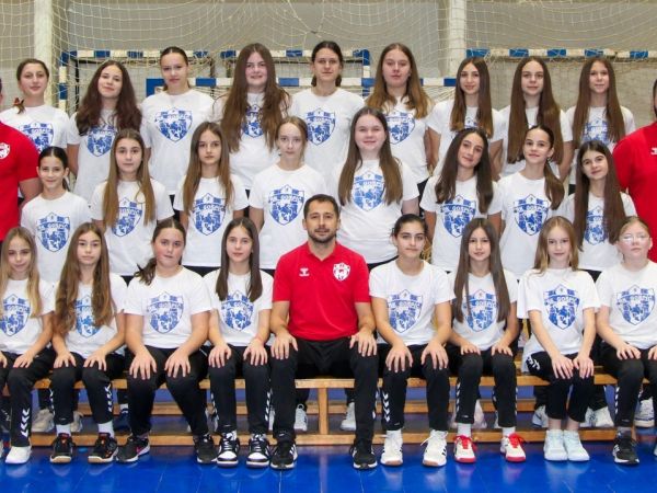 Djevojčice U14 Rukometnog kluba Gospić među 16 najboljih u Hrvatskoj Djevojčice U14 Rukometnog kluba Gospić među 16 najboljih u Hrvatskoj