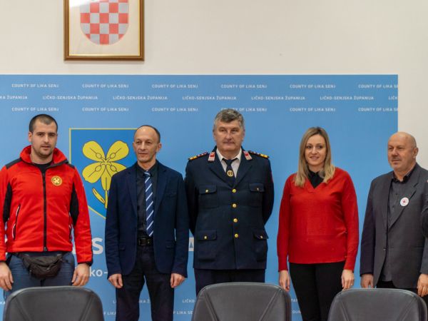 Župan Ernest Petry potpisao Ugovore: Povećanje sredstava za HGSS, vatrogasce i Crveni križ