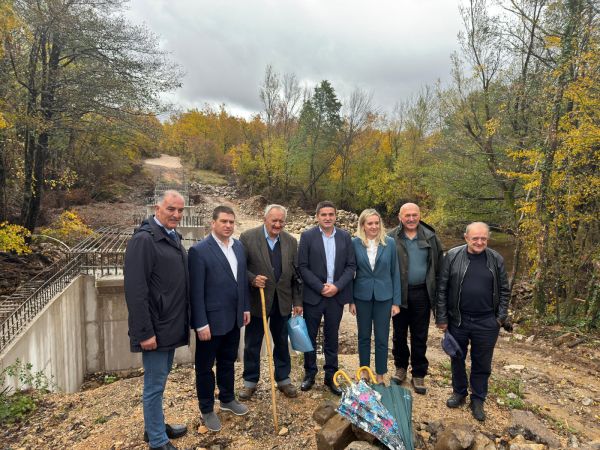Ministar Oleg Butković u službenom posjetu Općini Lovinac Ministar Oleg Butković u službenom posjetu Općini Lovinac