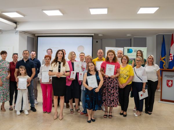 Održana svečana dodjela Lika Quality certifikata: Šest novih proizvođača i čak 20 novih proizvoda Održana svečana dodjela Lika Quality certifikata: Šest novih proizvođača i čak 20 novih proizvoda