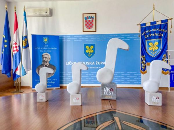 Odbrojavamo do Lika festa: otkrivamo koje nagrade očekuju najbolje izvođače Odbrojavamo do Lika festa: otkrivamo koje nagrade očekuju najbolje izvođače