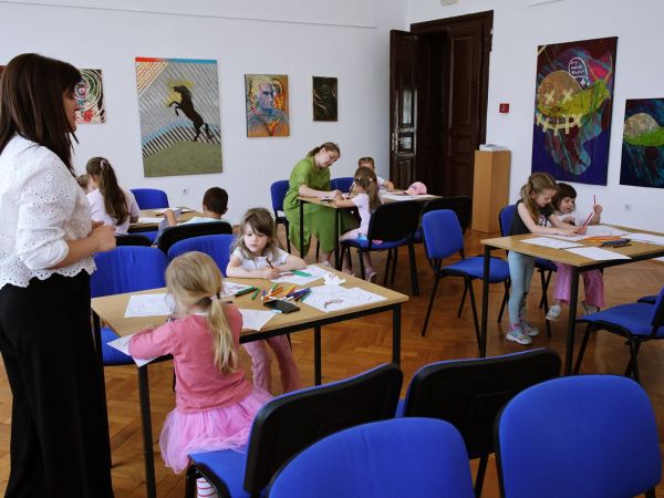 Djeca iz Dječjeg vrtića Ciciban posjetila izložbu u Muzeju Gacke