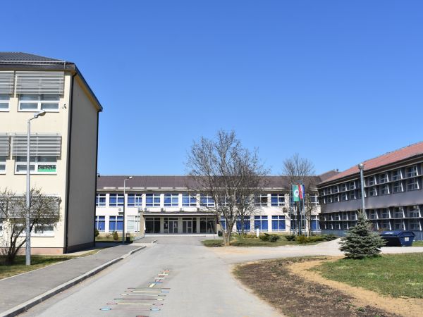 “Poštujte naše znakove” u Gospiću “Poštujte naše znakove” u Gospiću
