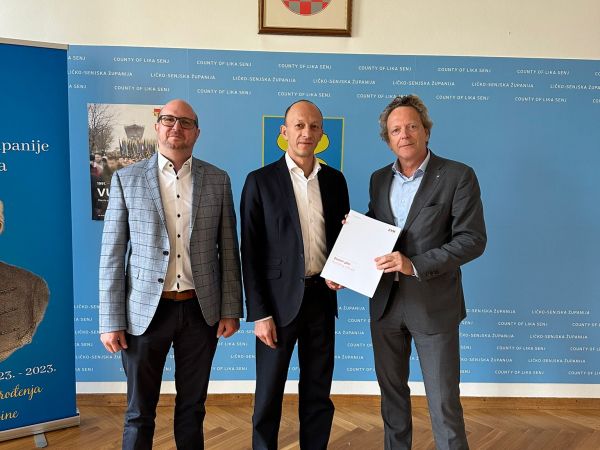 Predstavnici EVN Croatia plina održali sastanak sa županom Petryjem na temu plinofikacije grada Gospića Predstavnici EVN Croatia plina održali sastanak sa županom Petryjem na temu plinofikacije grada Gospića