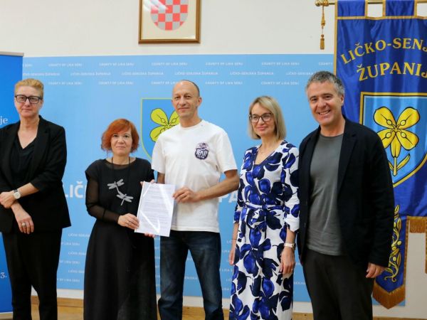 Župan Petry potpisao Ugovor za izradu glavnog i izvedbenog projekta Memorijalnog centra Domovinskog rata u vrijednosti 260 tisuća eura   